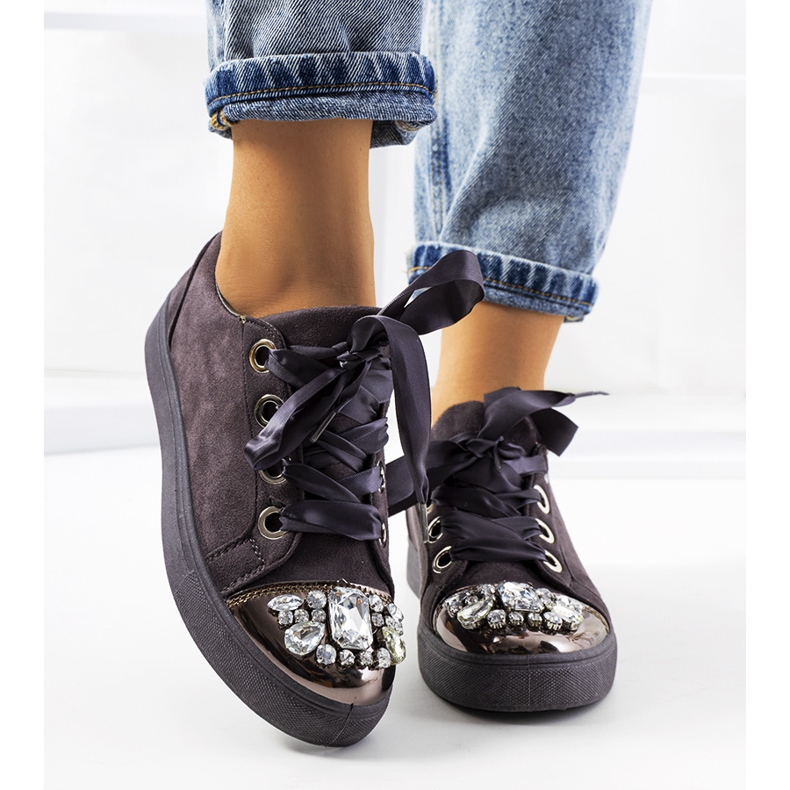 Rikt dekorerade sneakers 6192 grå 1