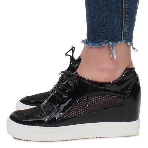 Adele Black Lacquered Openwork Sneakers svart 1
