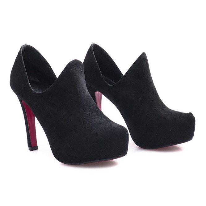 Svarta fotkängor från Gisèle 1