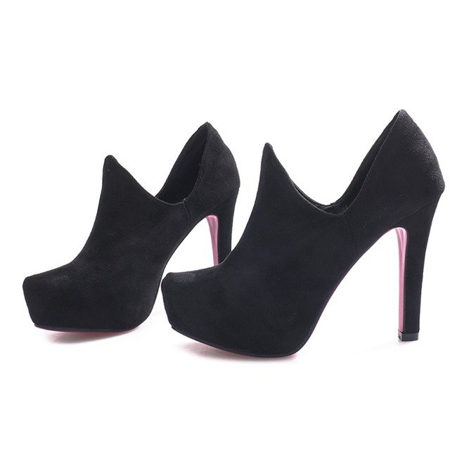 Svarta fotkängor från Gisèle 2