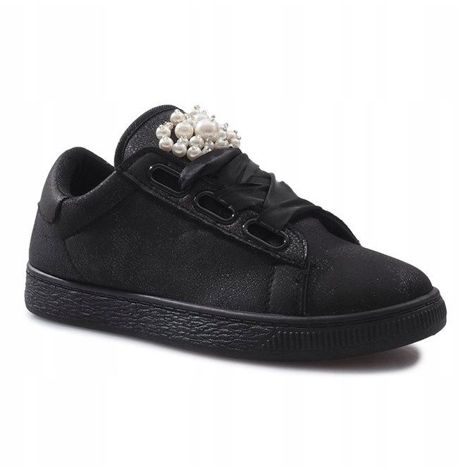 Svarta sneakers med Black Pearl 1