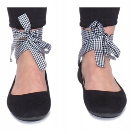 Svarta ballerinor med rosett från Acro 1