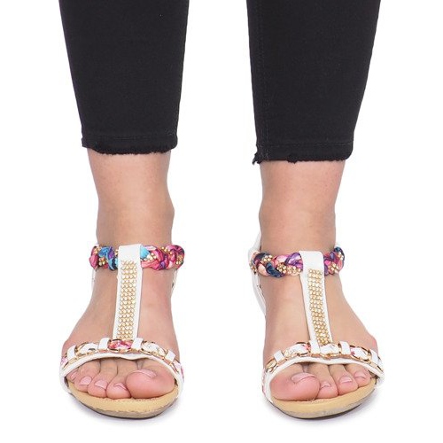 Vita sandaler på en känslig Ruixin kilklack 1