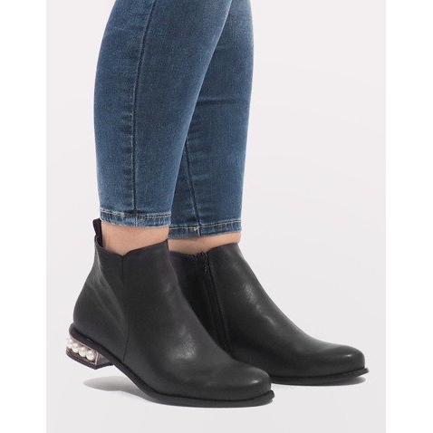 LEI-189 svarta stövlar med pärlor 2