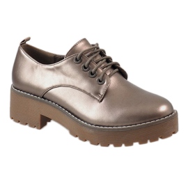 Bruna höga klackar 2017-7 1