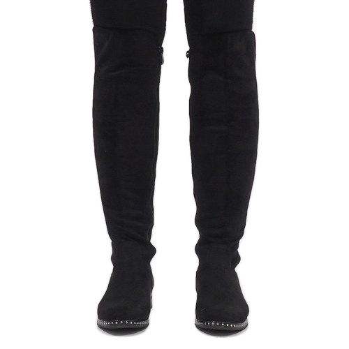 Svarta stövlar i mocka med dubbar i H305 2