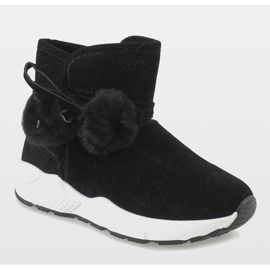 Svarta stövlar på GF-ZM93 sportsålen 2