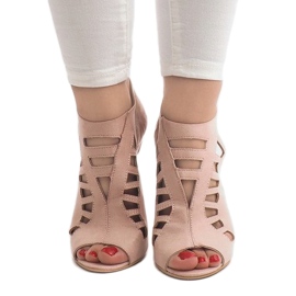 Rosa öppnade stövlar på en högklack 238-8 2