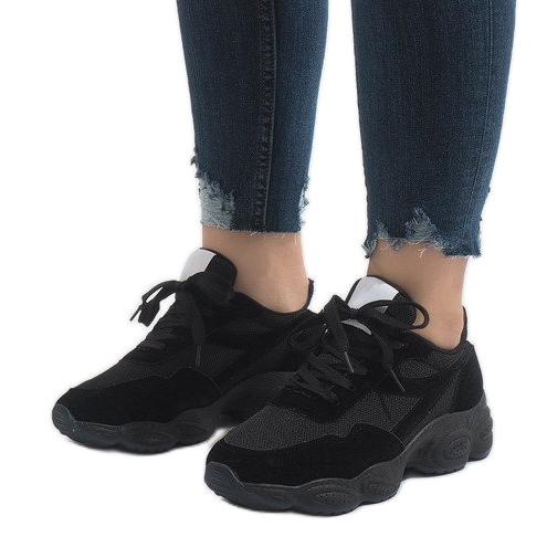 Svarta E-102 sportskor 1