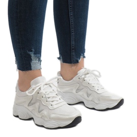 Vita trendiga sportskor KB-153 2