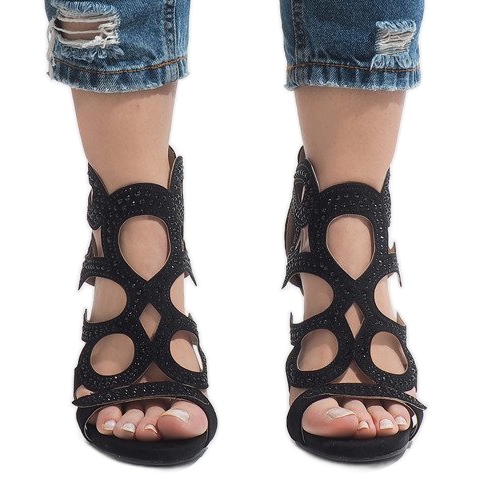 Svarta öppna stövlar på en högklackad HF1436-20 2