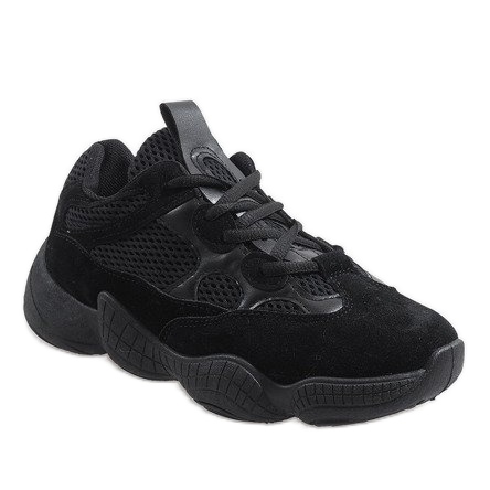 2018-13 svarta sportskor 1