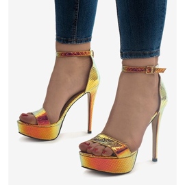 Guldsandaler iriserande klackar 8338-19 gyllene 1