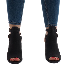 Svarta stövlar på stolpen 173-853 2