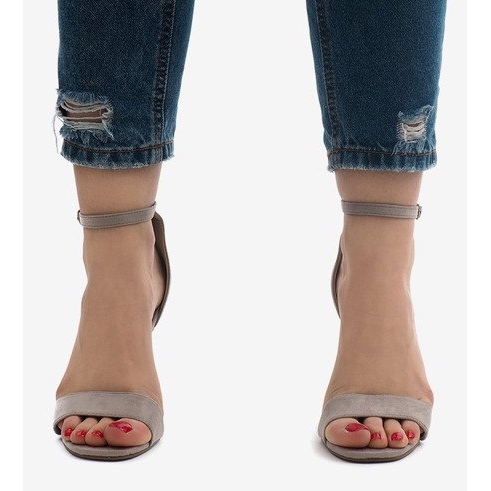 Grå sandaler på en stilettklack SY-31P 2