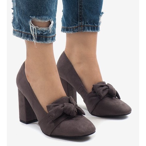 Grå mockapumpar på N510 -pelaren 2