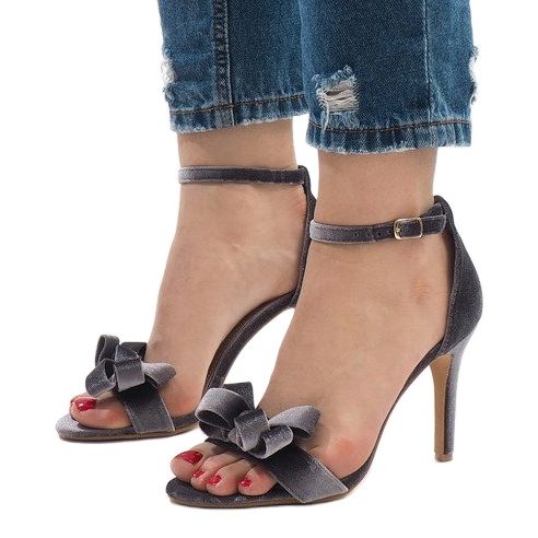 Grå mockasandaler med rosett LB-291 1