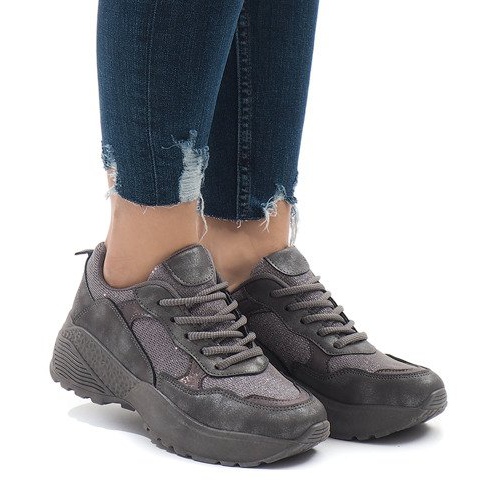 BY-080 grå sportskor 1