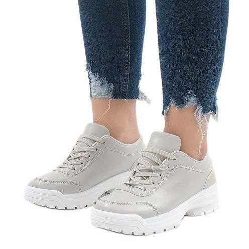 Gråa sportskor 6255 1