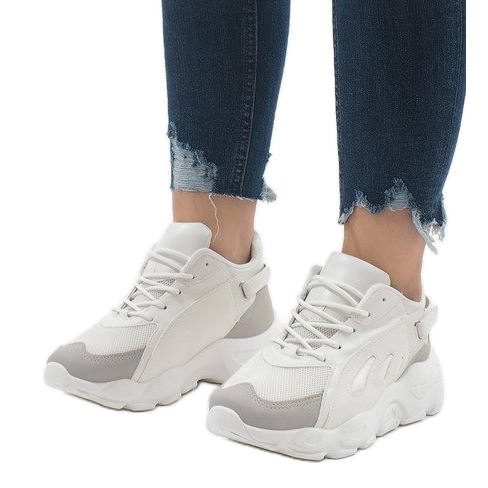 Vita trendiga sportskor 9115 1