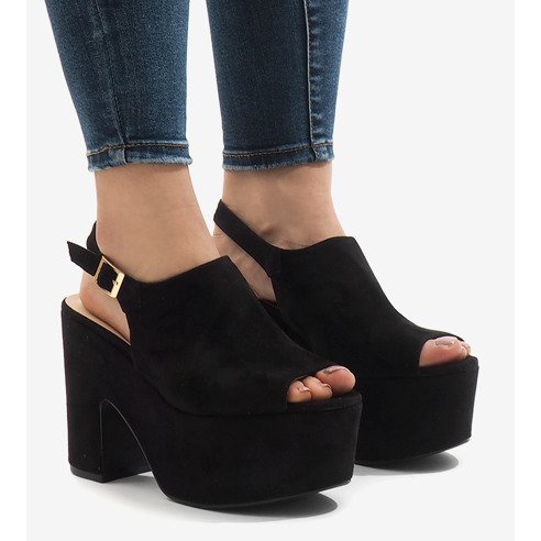 Svarta sandaler på ett massivt 8263CA -block 1