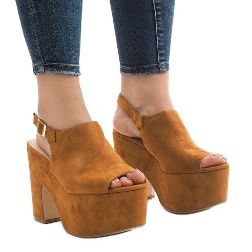 Kamel sandaler på ett massivt 8263CA block beige 1