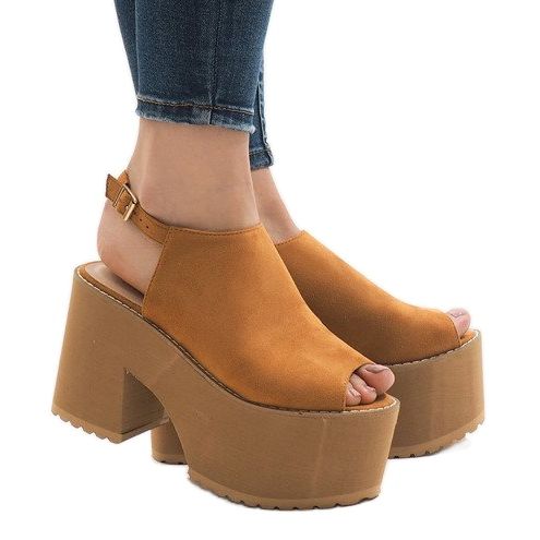 Kamel sandaler på ett massivt B8290 block brun 2