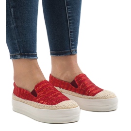 Röda sneakers espadriller på GH001 -plattformen 1