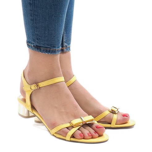 Gula högklackade sandaler 88-3 1