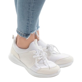 Vita sportskor BY-069 1