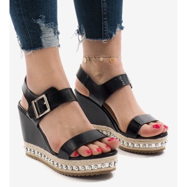 Silverlackerade kilsandaler 17060-73 svart 1