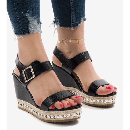 Silverlackerade kilsandaler 17060-73 svart 1