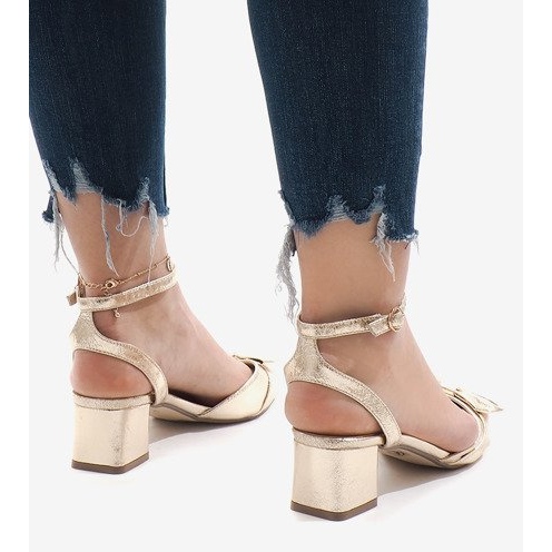 Sandaler med guldklack 1702-2 gyllene 2