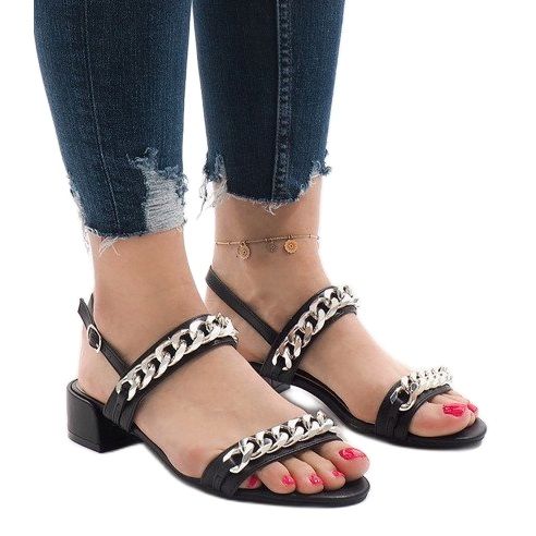 Svarta högklackade sandaler 77-15 1