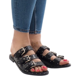 Svarta tofflor med dubbar och ett spänne F-3659 2