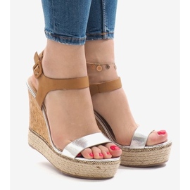 Silverlackerade kilsandaler VB76063 brun 1