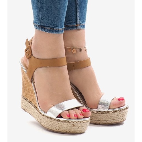 Silverlackerade kilsandaler VB76063 brun 1