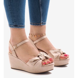 Rosa kilsandaler med rosett F055 röd 1