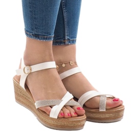 Vita sandaler på WS8816 -plattformen 1