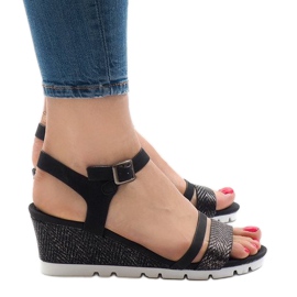 Svarta sandaler på Y-8217-plattformen 1