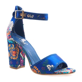 Blå sandaler på stolpen 77-14 1