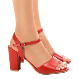 Röda öppna sandaler på stolpen FZ583 1