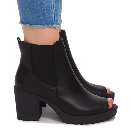 Öppna stövlar på en stolpe B2890 Svart 2