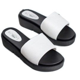 SHELOVET Sandaler med kil vit 1