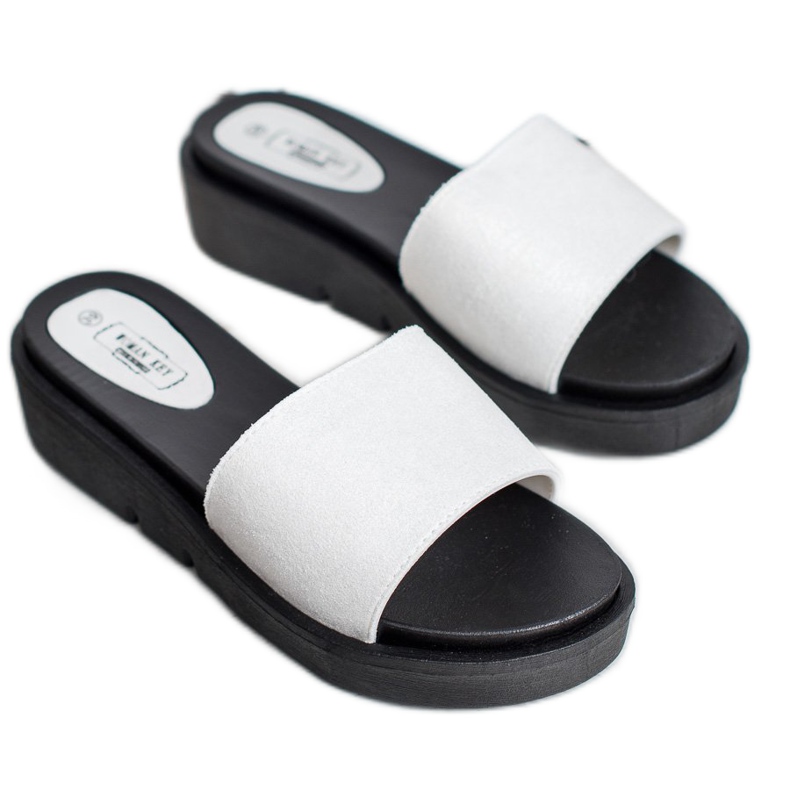 SHELOVET Sandaler med kil vit 1