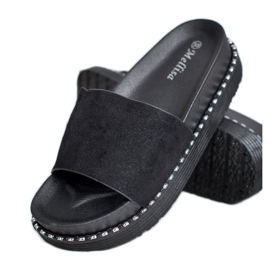 Melisa Sandaler med kil svart 1