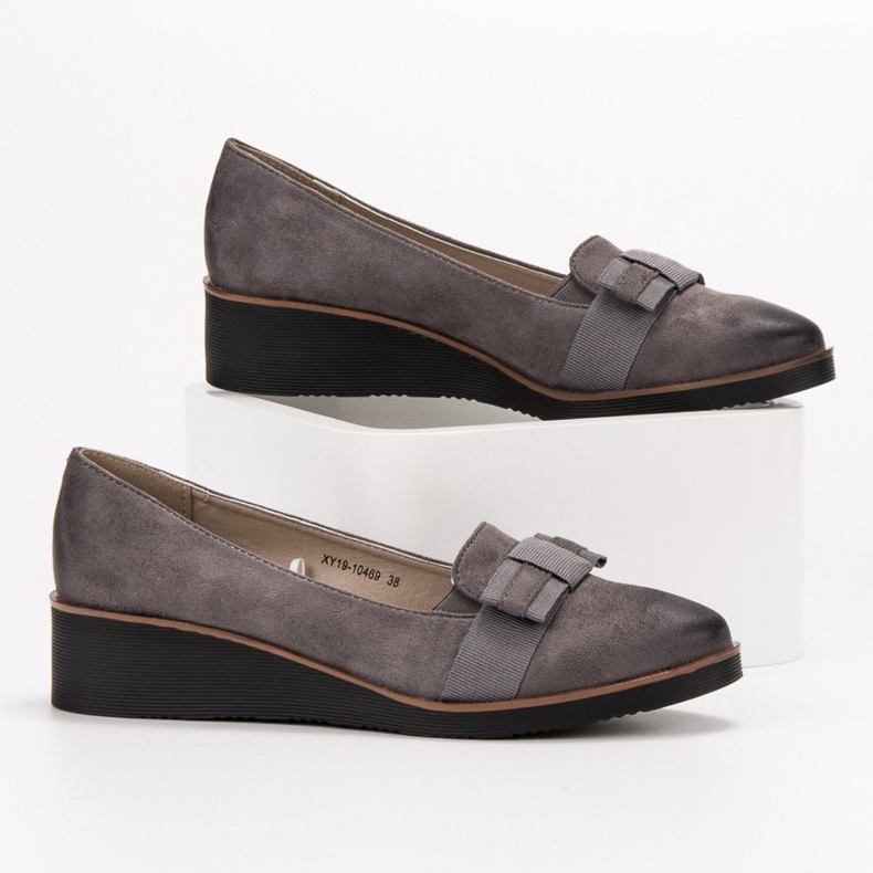 Pumpar med rosett VINCEZA grå 1