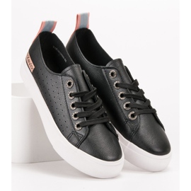 MCKEYLOR svarta sneakers 2