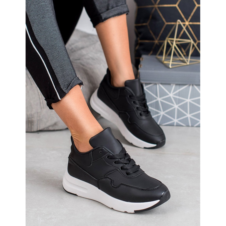 SHELOVET Svarta sneakers 1