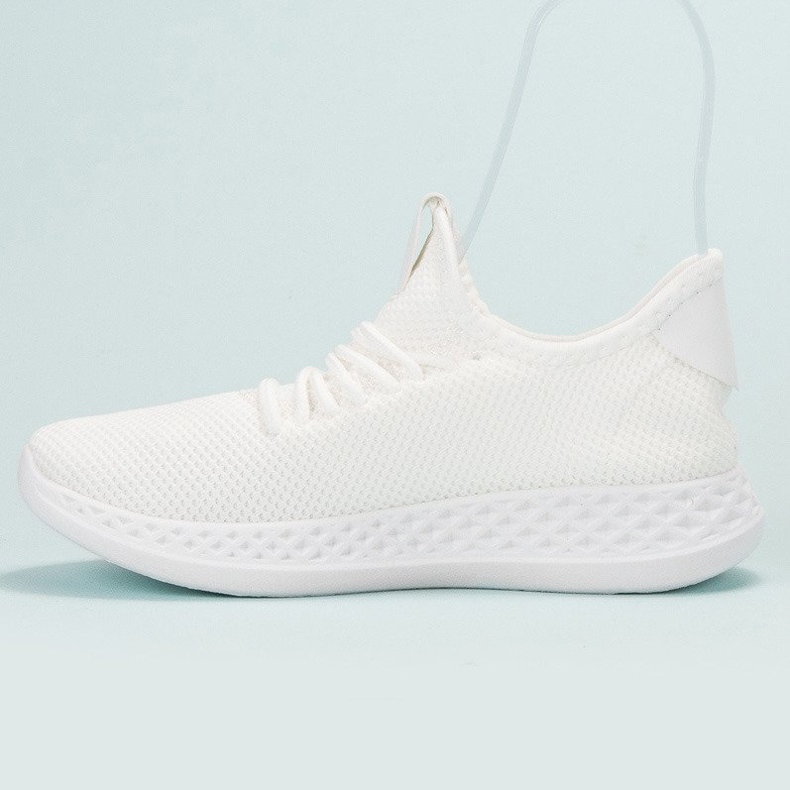 SHELOVET Vita sportskor 1